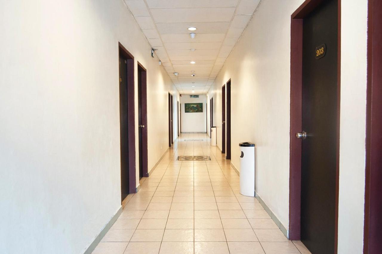Oyo 89577 Kristal Hotel Keningau Экстерьер фото